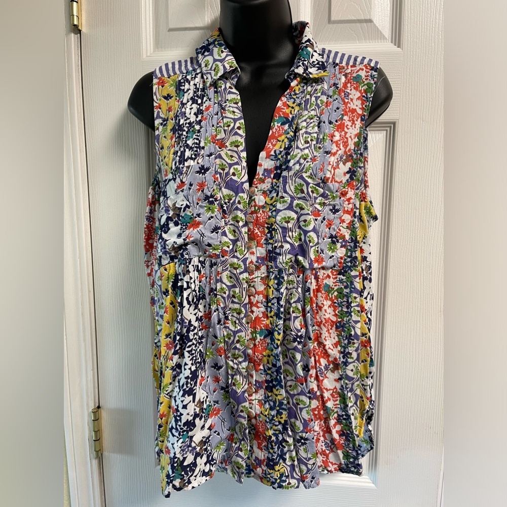 Sleeveless Floral Patchwork V-Neck Top in Multi - Picture 2 of 6